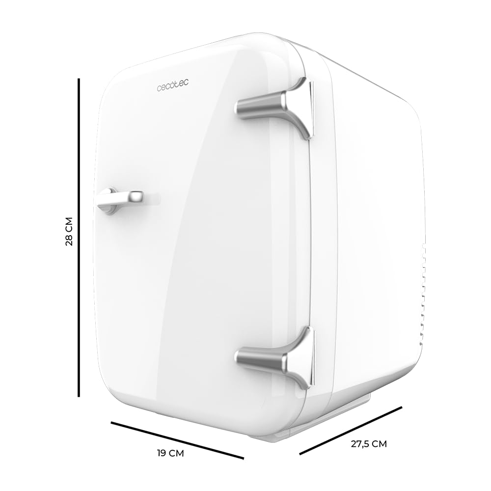 Primer plano de la Cecotec Mini Nevera Bolero MiniCooling 4L, mostrando su diseño compacto y el panel de control de temperatura.