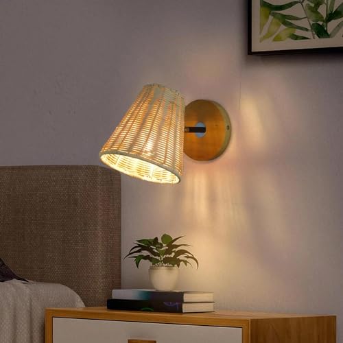 Apliques de pared de ratán para iluminar tu salón con calidez 3