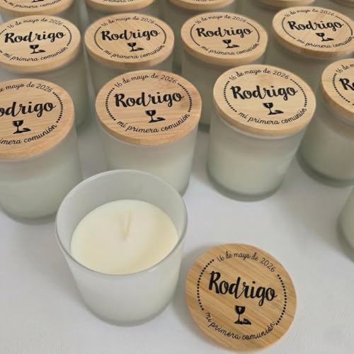 Candele personalizzate in barattolo di vetro con coperchio in bambù-aroma vaniglia-dettagli per matrimonio, battesimo o comunione e altri eventi, confezione da 10. Regali per gli ospiti. REGALI TPMAS