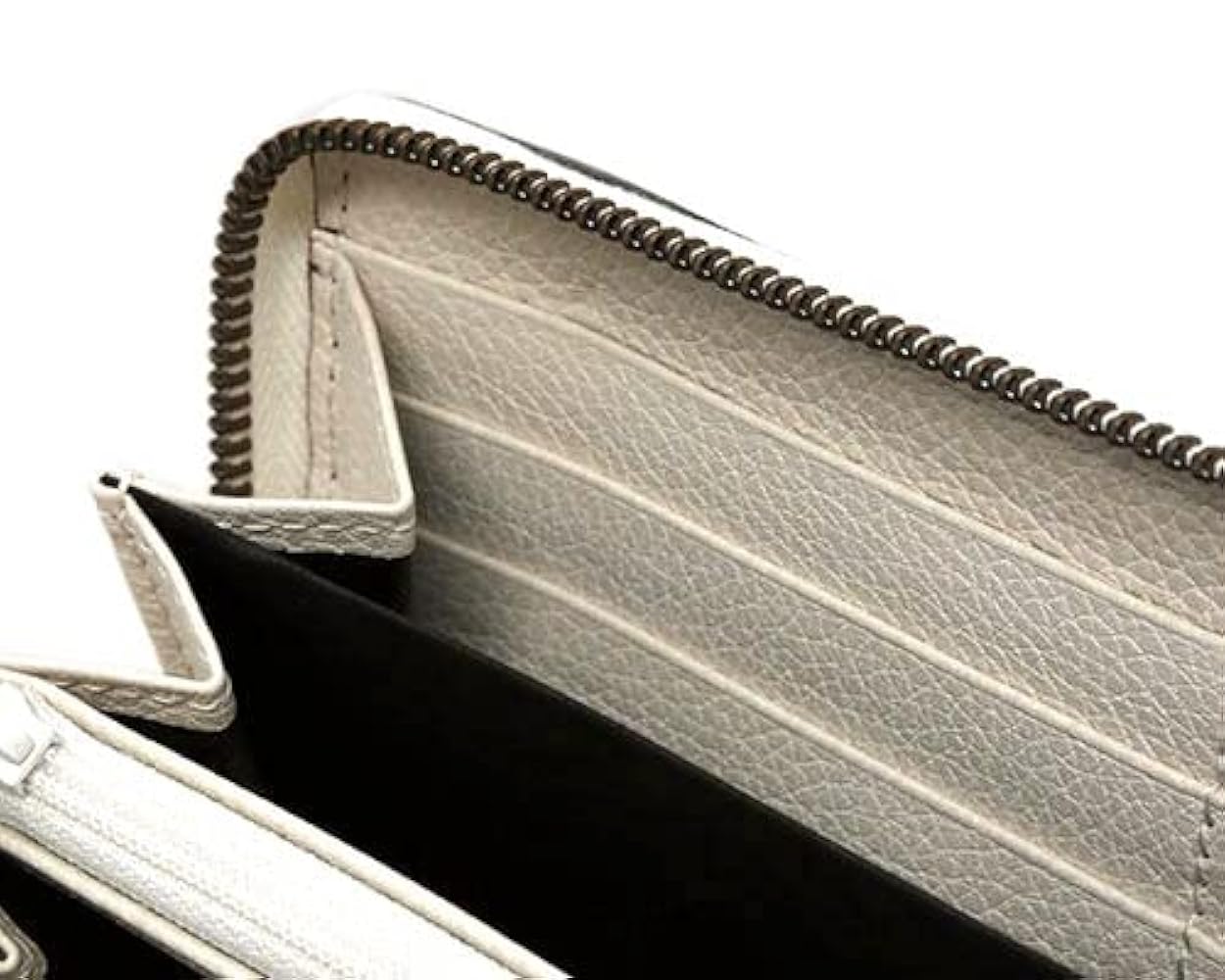 GUCCI 長財布 ホワイト フルジップ 楽天市場】【財布】GUCCI グッチ グッチシマ ロゴプレート