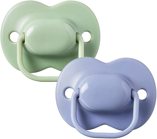 Tommee Tippee Tommee Tippee Cherry Latex Dummies, 18-36 Months, Pack of 2 Dummiess with 100% Natural Latex baglet in use