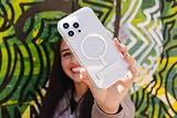ZAGG Crystal Palace Snap KS, wzmocnione grafenem etui do iPhone 16 Pro [6,3 cala] ze zintegrowaną podstawką, kompatybilne z MagSafe, nie żółknie, odporne na uderzenia, tylna osłona (przezroczysta)
