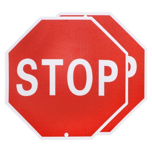 Panneaux de signalisation routière Stop pour sécuriser un parking privé