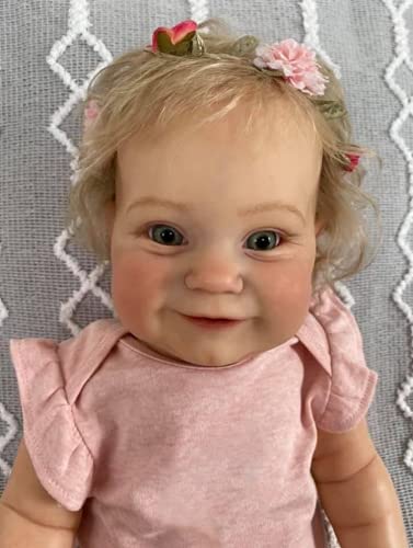 yuela Neue Zwei-Größen-Version Reborn Toddler Beliebte Maddie Cute Girl Doll mit verwurzelten blonden Haaren Soft Cuddle Body Hochwertige Puppe (60cm) – Bild 4