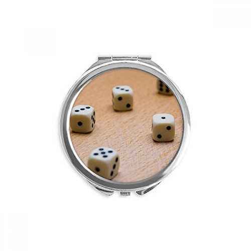 Miroir de poche en bois pour des retouches maquillage rapides en déplacement
