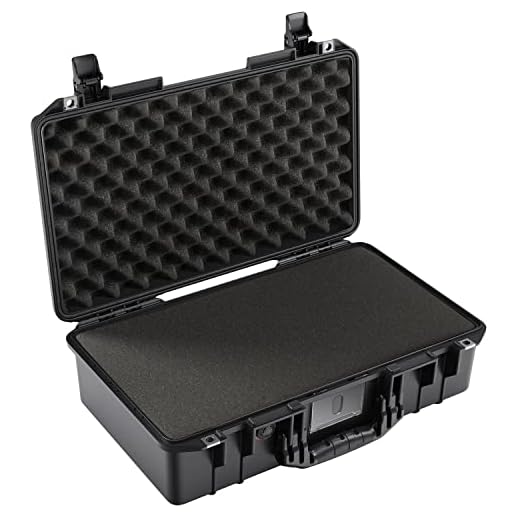 PELI 1525 Air Maleta Protectora Ligera para cámaras DSLR y Equipos ópticos, estanca e Impermeable al Polvo, 26L de Capacidad, Fabricada en EE.UU, con Espuma Personalizable, Color Negro