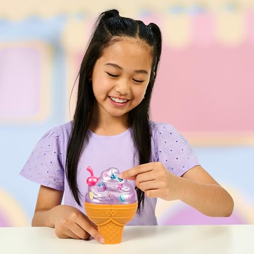 Cookeez Makery Yum Yumz (2 szt.): ukryte lodowato zimne, odkryte przez zabawę! Włóż składniki i wyczaruj 2 słodkie, pachnące pluszowe zabawki z lodu. W zestawie naklejki. Zbierz ponad 30 postaci!