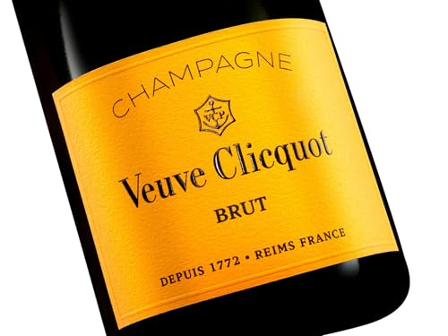 perlenden Goldton und Korken - Detailansicht von Veuve Clicquot Yellow Label Magnum Test – Dealfoxx.de