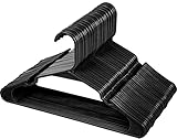 DISEÑO INNOVADOR CON RANURAS EN LOS HOMBROS- Estas perchas de armario tienen un diseño ergonómico único que las hace antideslizantes y también resistentes a las arrugas. Las ranuras incorporadas en los hombros son perfectas para sujetar prendas con correas.