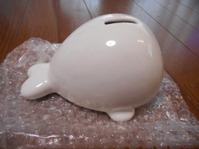 しろたん　陶器製貯金箱　ダルマ　赤　金 しろたん 陶器製貯金箱 ダルマ 赤 金 - メルカリ