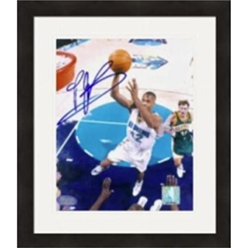Autograph Warehouse 410030 P.J. Brown Autographed 8 x 10 in. Photo New Orleans Hornets Matted & Framed