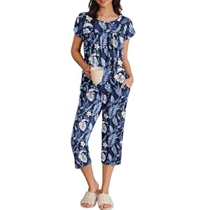 Ekouaer Womens Pajama Set Short Sleeve Sleepwear Pleated Floral Pjs Set Capri Pants Lounge Sets with Pockets S-XXL