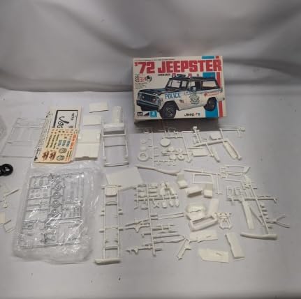 Modelo a escala 1:25 Jeepster Commando 1972 miniatura 2