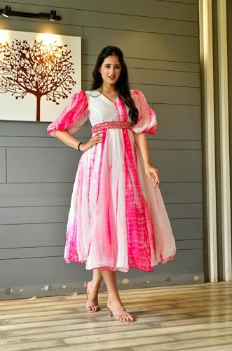 Image of Women's Georgette Solid Regular V Neck Dress
