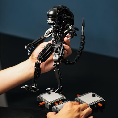 Image of Xenomorph Action Figure Building Kit Compatible with Lego Sets for for Adults,Horror Halloween Toys for Boys 8-12,14 Years Up 616 pcs