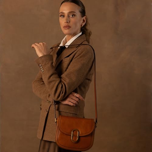 Image of Time Resistance Full-Grain Leather Crossbody Bag - Shoulder Bag with Magnetic Closure - Leather Messenger Bag for Women