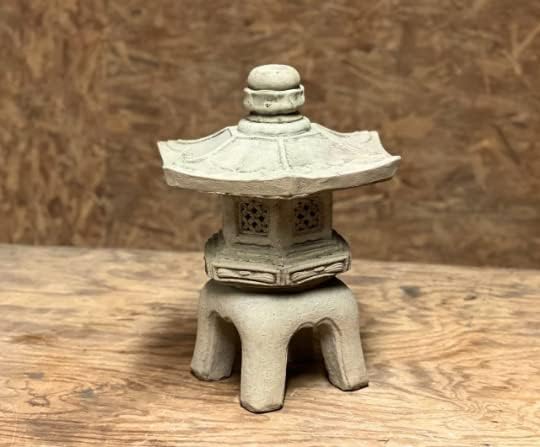 Concrete Outdoor Pagoda Statue Asian Style Landern Statue Concrete Pagoda for Candles Sculpture