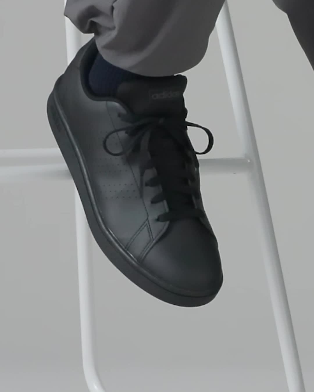 Amazon.co.jp: adidas DBH42 EE7690 AdvanCourt Sneakers : Clothing