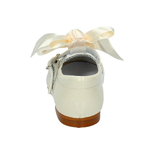 Merceditas Mercedes para niña de piel charol beige 4199 ideales para ceremonias en talla 30 4