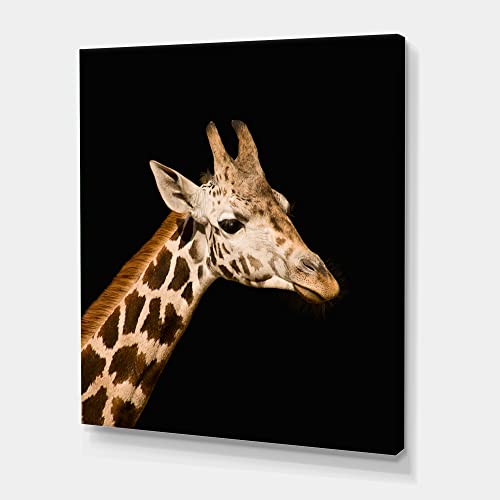 Toile murale portrait de girafe pour sublimer un mur vide avec un gros plan moderne