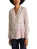 Streifen bleiben und zeigen sich jetzt von ihrer kreativen Seite: lässige Henley-Bluse mit unregelmäßigem Dessin.