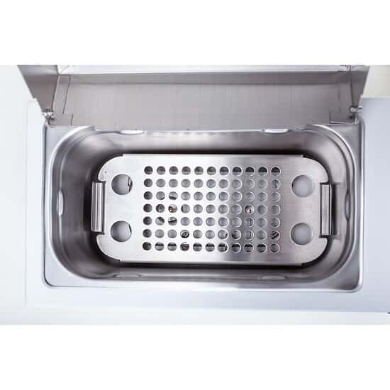 Cole-Parmer Water Bath, 6.6 L: 120 VAC, 60 Hz