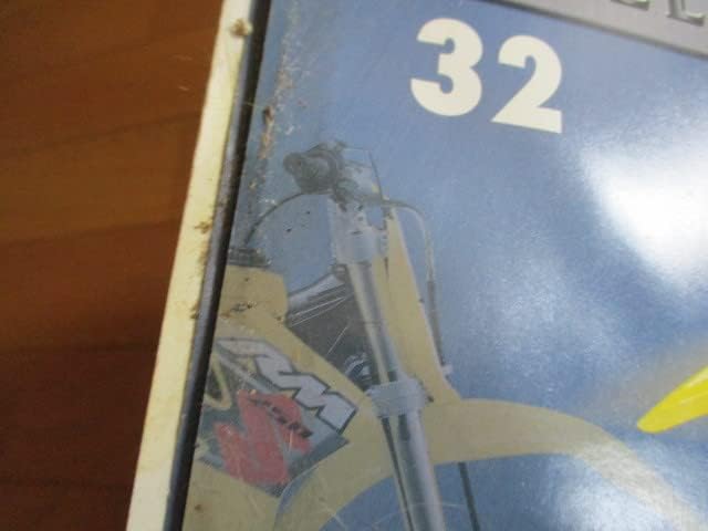 隔週刊モト・コレクション VOL３２ スズキ RM250 （化粧箱＋マガジンに土不着汚れ有）