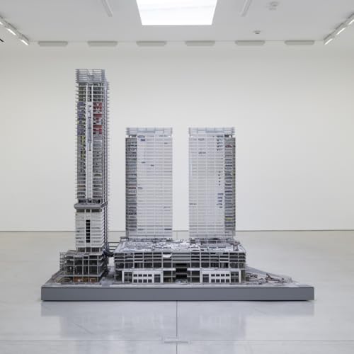 Artist Sayre Gomez recreates LA&rsquo;s infamous &lsquo;graffiti towers&rsquo;