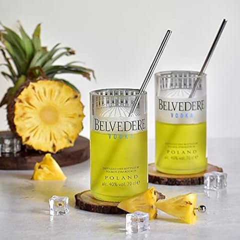 Vasos de vodka Belvedere hechos de botellas recicladas Cover