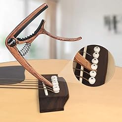 Anpro capodastre guitare ,Capo de guitare en grain de bois Avec 6 Mediators Unique , pour Guitare Acoustique et… - Les Beatles, Paul McCartney, John Lennon, RIngo Starr, George Harrison Anpro capodastre guitare ,Capo de guitare en grain de bois Avec 6 Mediators Unique , pour Guitare Acoustique et… – Image 5