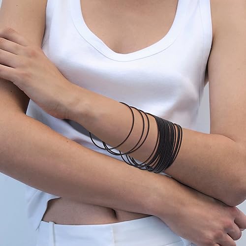 BENECREAT 50Pcs 2-1/4 inch Guitar String Bracelets, 2mm Black Spring Bracelets Minimalist Bracelets Flexible Wire French Gimp Wire Layered Bracelet for Stackable Wearing
