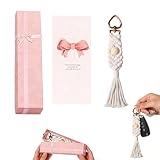 Tarjeta Personalizable para Mensajes del Corazón: Este set incluye una tarjeta de felicitación de 16×8 cm con la palabra “FREUNDIN” impresa, ideal para dedicar pensamientos sinceros y emocionales; escribir un mensaje a mano añade un valor especial al regalo, ya que convierte un simple detalle en un recuerdo inolvidable; perfecta para expresar gratitud, buenos deseos o simplemente recordar a alguien cuánto la aprecias.