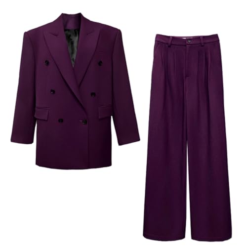 Costume deux pièces femme parfait pour une tenue chic de retour à la maison