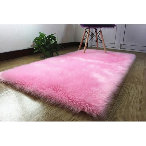 Tapis en fourrure synthétique à poils longs et dossier isolant