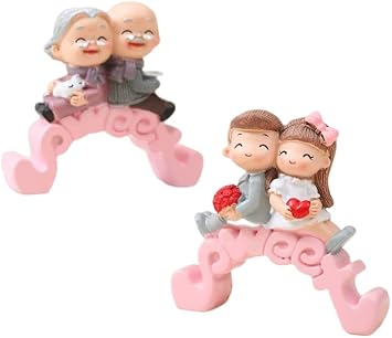 Resin Elderly Couple Cake Toppers, Loving Elderly Couple Figurines, Sweet Resin Couple Wedding Cake Topper for Wedding Anniversary Party Decor A+B