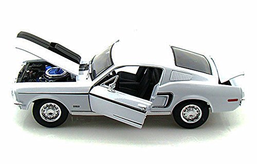 Ford Mustang GT Cobra Jet Fastback 1968 1:18 Blanco miniatura 2