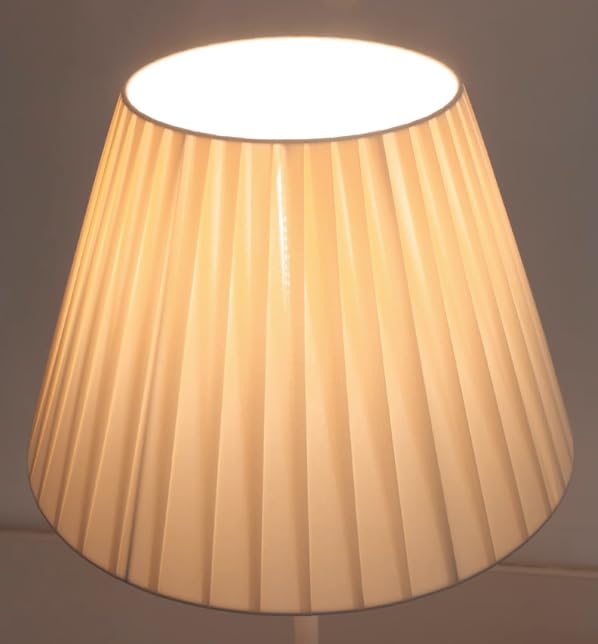 Lámpara de pie para sala de estar que soluciona la falta de luz de lectura junto al sofá 3