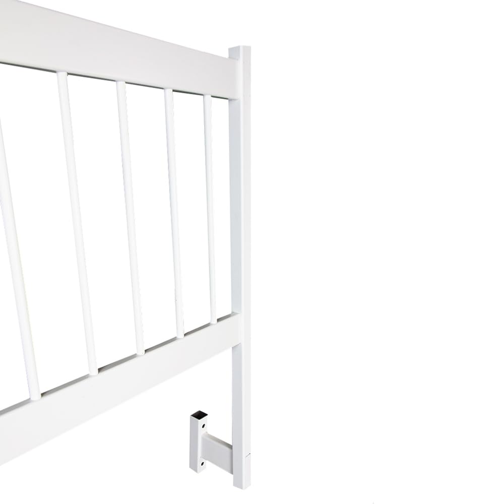 Close-up of Aqua Select fence mounting bracket