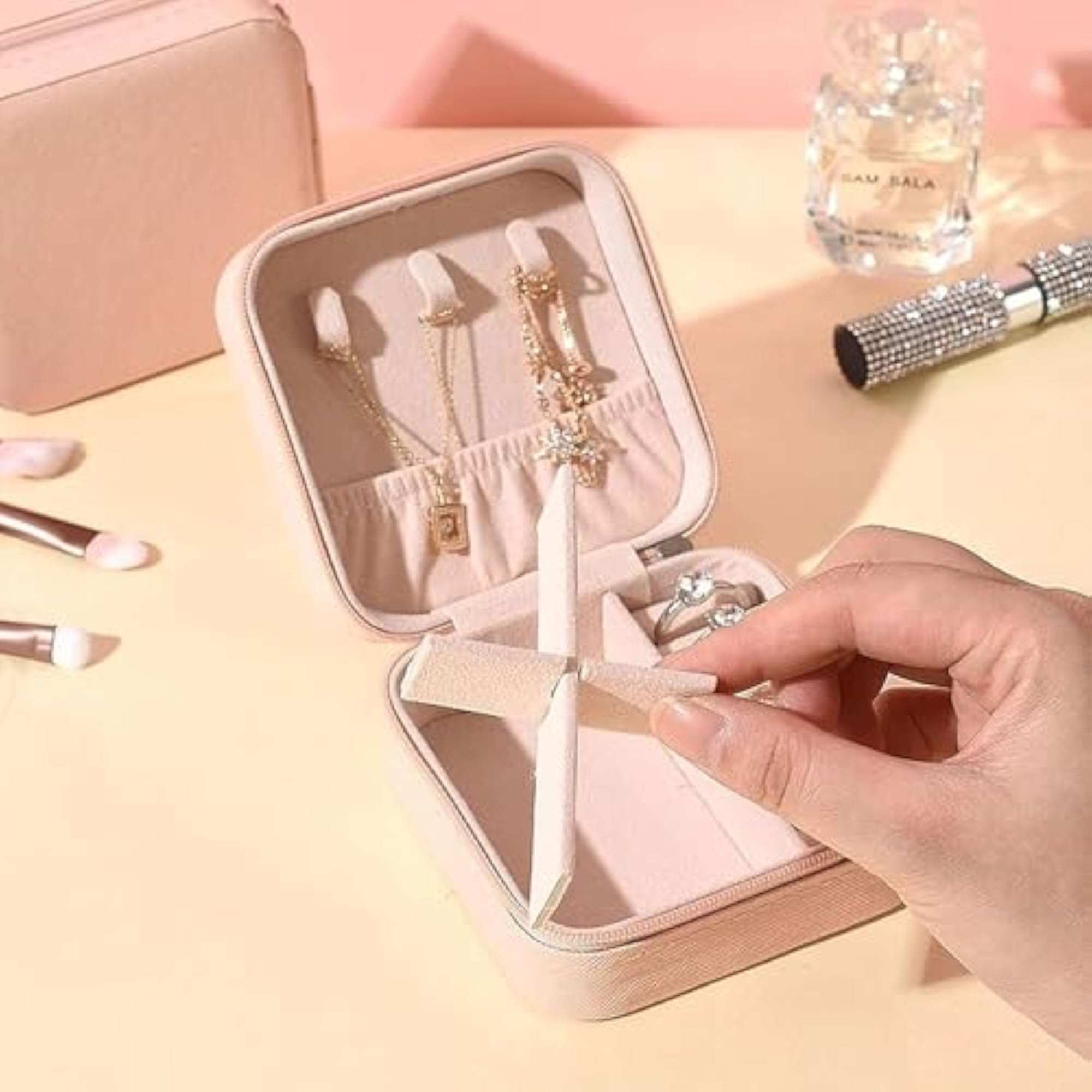 PU Leather Zipper Portable Jewellery Organizer Box with Dividers