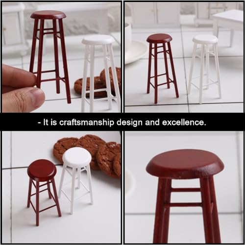 Tabourets hauts miniatures marrons au design épuré pour mini bar