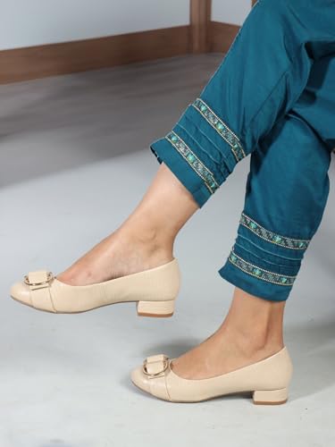 Image of Carlton London Women's Textured Round Toe Block Heel Pumps