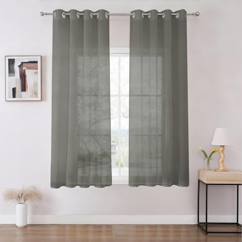 Joydeco Gardinen Kurz mit Ösen Transparente 2er Set, Optik Gardine Voile Ösenvorhang Ösenschal Durchsichtig Vorhang Kurz für Schlafzimmer Wohnzimmer Schlaufenschal (Grau, 2xH145xB140) Joydeco Gardinen Kurz mit Ösen Transparente 2er Set, Optik Gardine Voile Ösenvorhang Ösenschal Durchsichtig Vorhang Kurz für Schlafzimmer Wohnzimmer Schlaufenschal (Grau, 2xH145xB140)