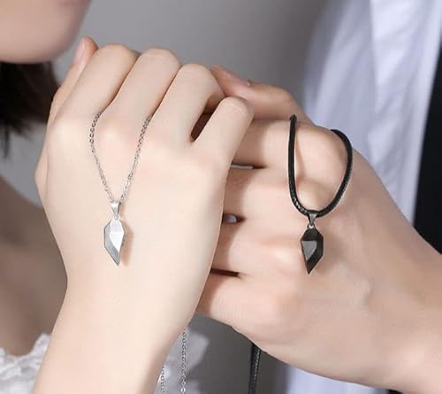 Bubgdyfo Initial Heart Matching Couples Necklaces,Best Friend Necklace Magnetic Heart Necklace For Couples Gifts Valentines Day Gifts For Girlfriend Boyfriend (A, White) #TOP3