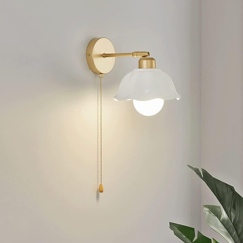 Applique da Parete per Interni Lampada da Parete Vintage in Vetro A Forma di Fiore in Ceramica Bianco E Oro in Metallo Stile Rustico con Catenella di Azionamento Braccio Oscillante Regolabile Ideale