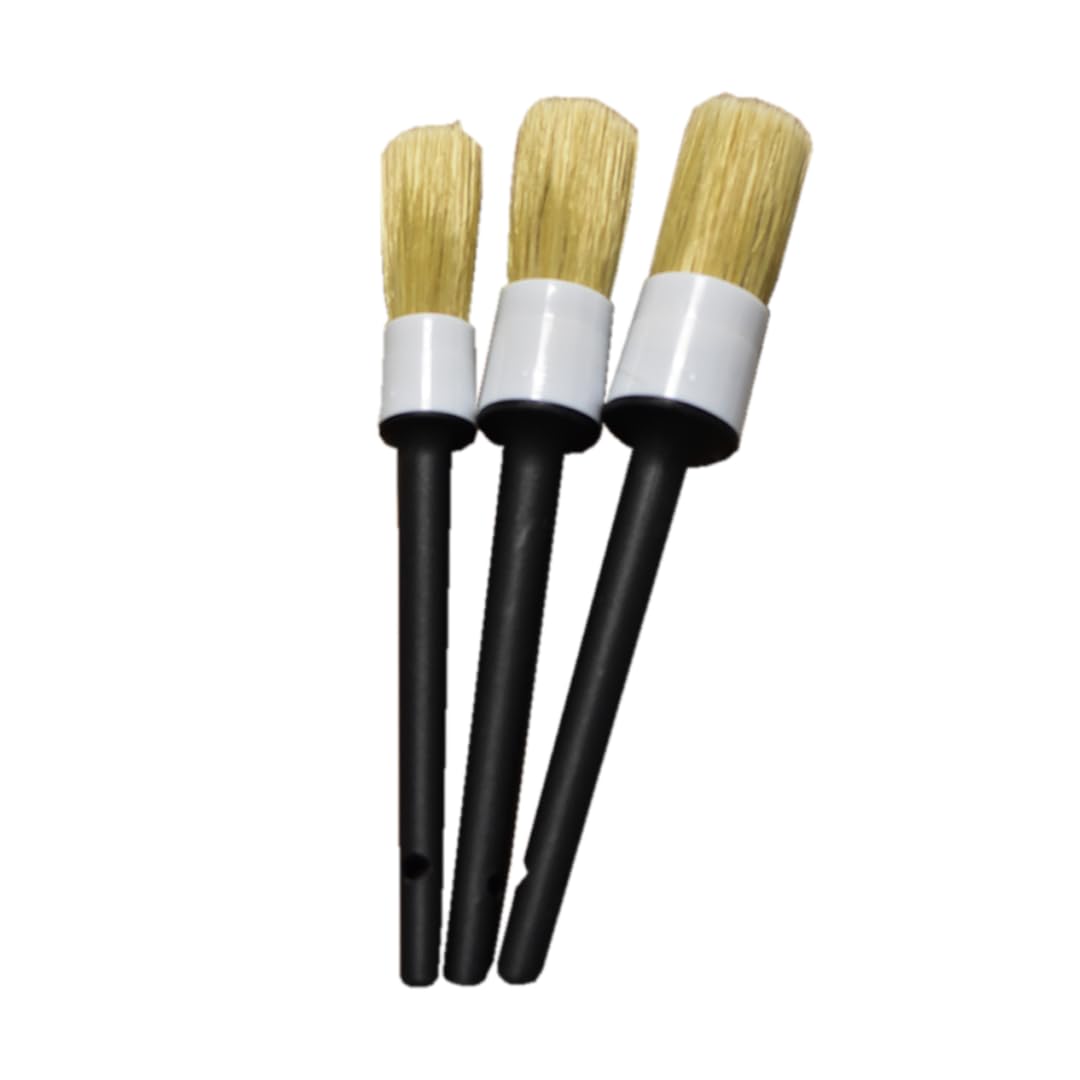Alfredo Kit Pulizia per Interni Auto | Flacone da 750ml con Kit pennelli, Spazzola Morbida e 1 Panno Microfibra | Pulitore Tessuti, plastiche, Pelle, Volante, Cielo Interno, Cerchioni, cruscotto