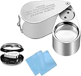 【Matériaux de qualité supérieure】cette loupe loupe est fabriquée en matériau métallique durable, robuste et fiable, a une certaine dureté et une surface lisse, n'est pas facile à corroder et à rouiller. Nos loupes de bijoutier sont fabriquées en verre acrylique double couche, à la fois léger et haute résolution.