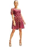 kleid mascara london Vielseitig und schön, dieses Kleid ist perfekt für jeden Anlass. Mit einem rosa Netzstoff mit floralen Stickereien und einer Skater-Silhouette, perfekt gestylt mit Absätzen und minimalen Accessoires für einen anspruchsvollen Look.