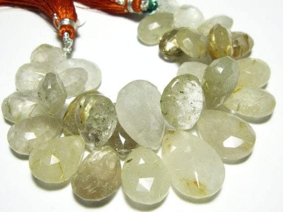 Quartz rutile doré briolette poire de 319 carats pour haute joaillerie