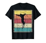 Klassisch geschnitten, doppelt genähter Saum.