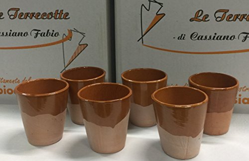 Vasos de barro, brillantes en una mitad, 10 cm